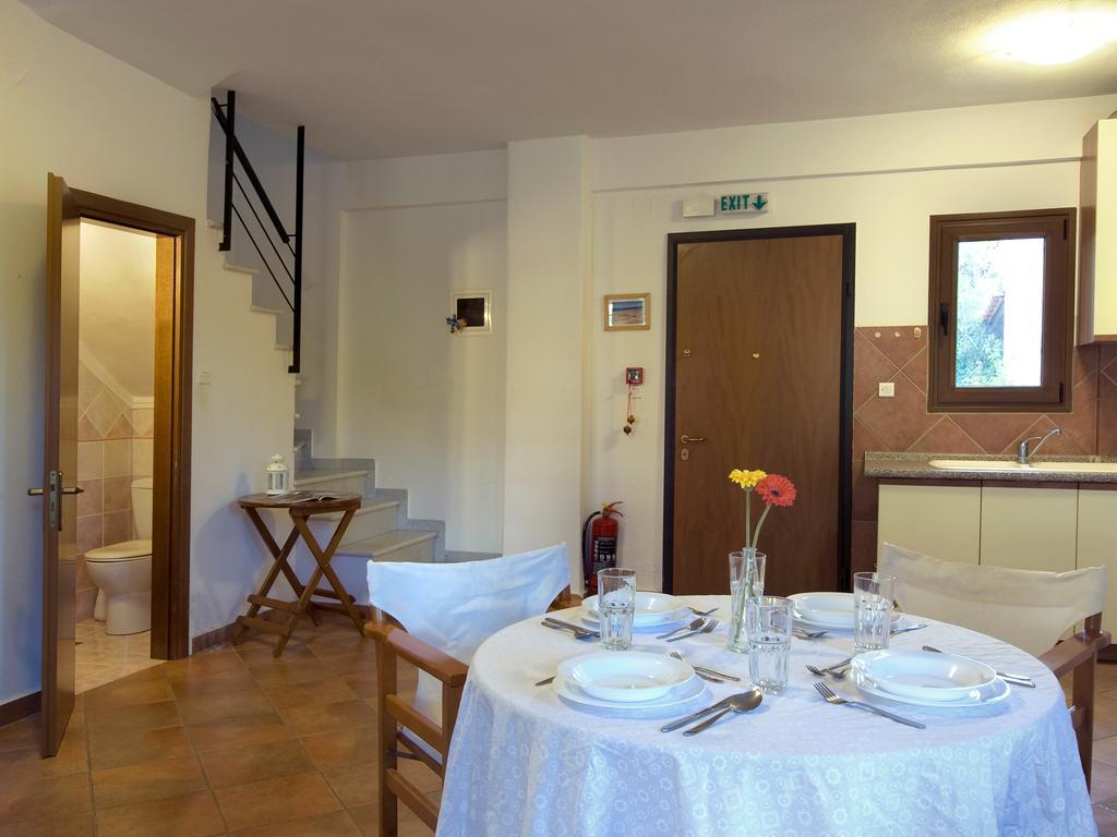 Amaryllis Summer Maisonettes Possidi Room photo